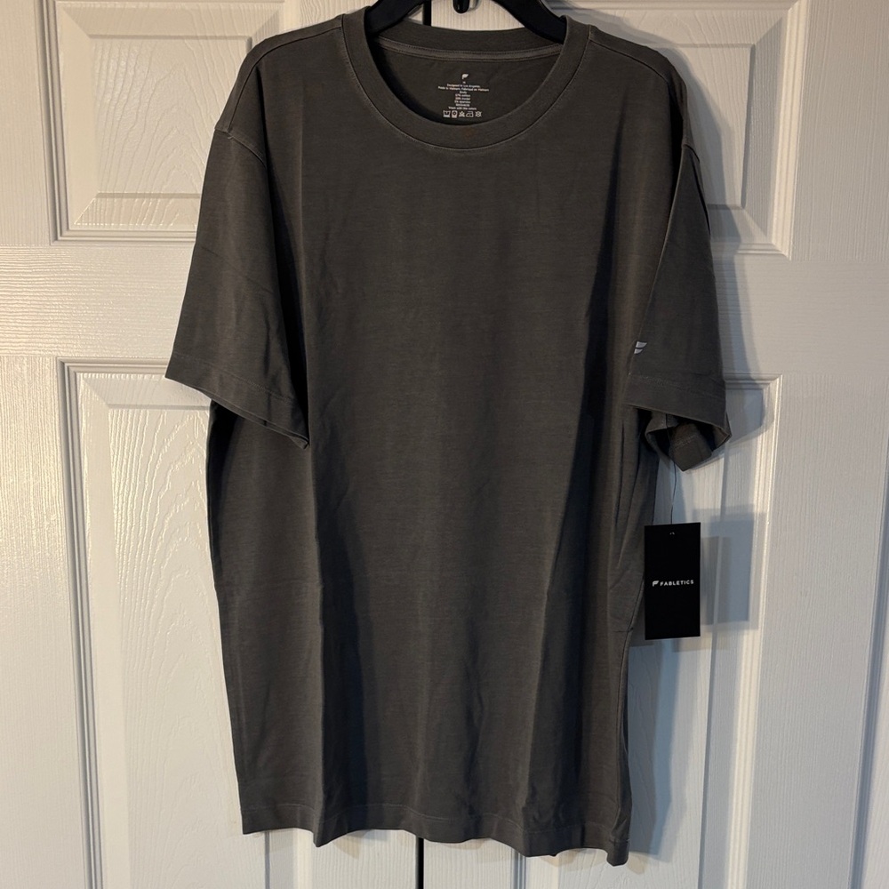 Fabletics Dark Gray Short Sleeve Tee